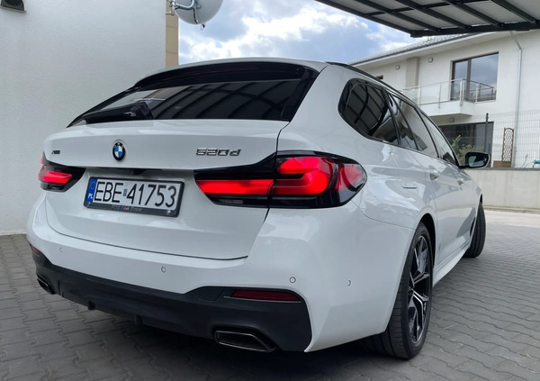 BMW Seria 5 cena 189900 przebieg: 69000, rok produkcji 2021 z Bełchatów małe 379
